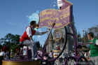 Magic Kingdom Parade 2005-104.jpg (140189 bytes)