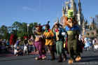Magic Kingdom Parade 2005-125.jpg (150151 bytes)