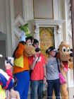 Hong Kong Disneyland 015.jpg (121896 bytes)